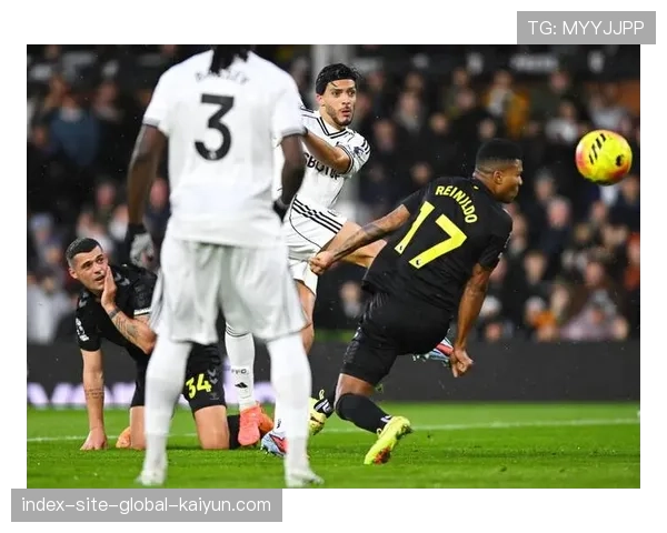 富勒姆客场三比一击败桑德兰 希门尼斯点球梅开二度